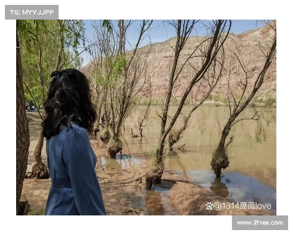 爸爸晒女儿结婚照片,岁月流转让人心疼,前后变化触动人心(爸爸晒女儿的合照发朋友圈) 爸爸晒女儿结婚照片,岁月流转让人心疼,前后变化触动人心(爸爸晒女儿的合照发朋友圈)