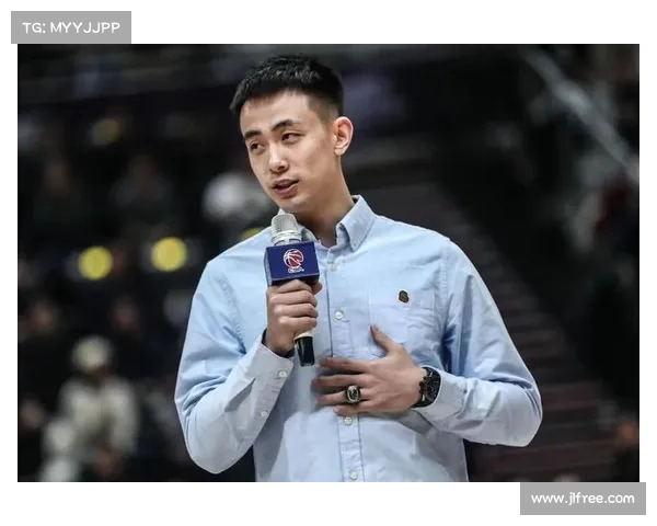 赵继伟谈弗格:他是上赛季FMVP的最佳人选,季后赛贡献巨大(赵继伟队服) 赵继伟谈弗格:他是上赛季FMVP的最佳人选,季后赛贡献巨大(赵继伟队服)
